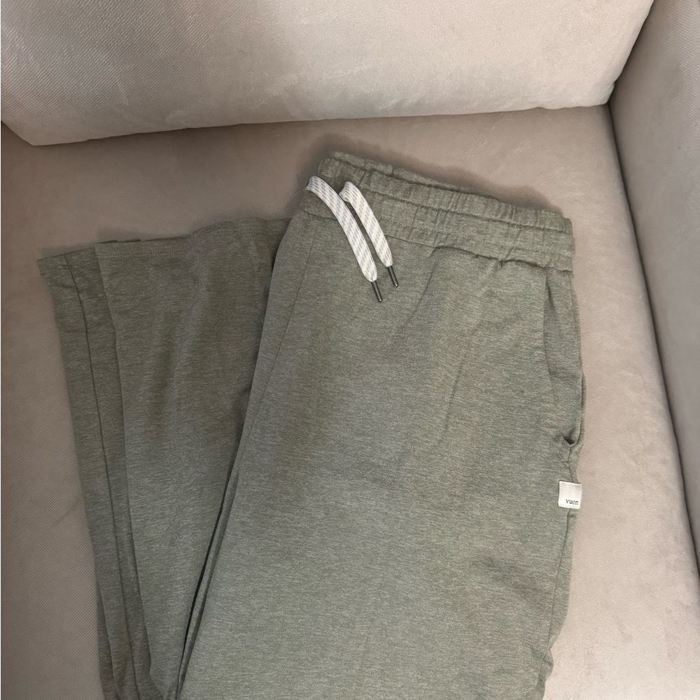 Vuori Olive Green Women's Joggers